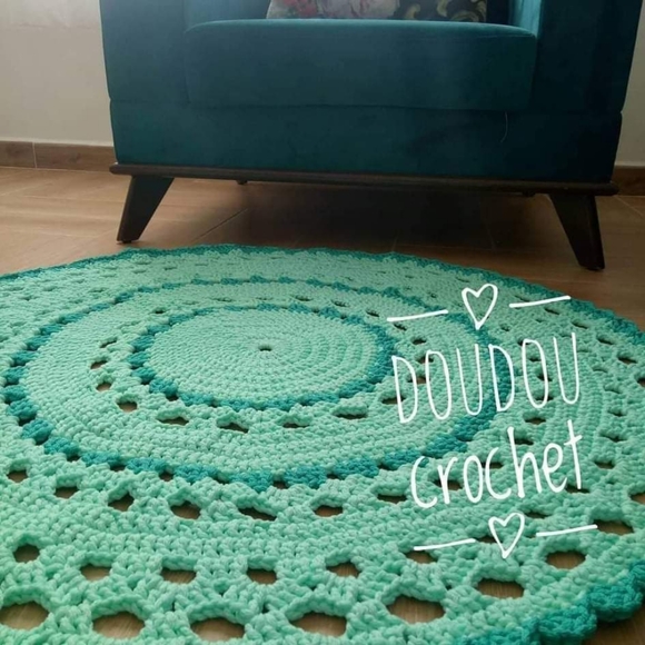 Handmade round rug - Picture 3 of 7